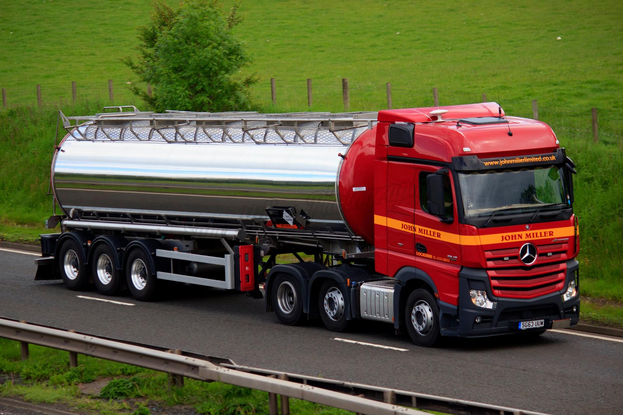 PELATIHAN Road Tanker and Haulier Sistem Manajemen Keselamatan Modern