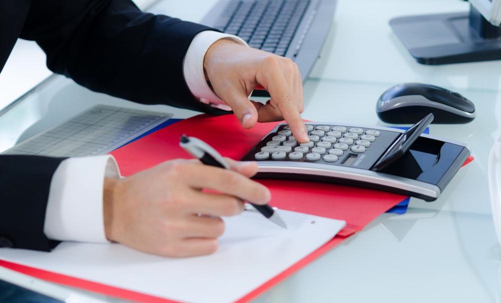 FRAUD AUDITING FINANCIAL INSTITUTIONS